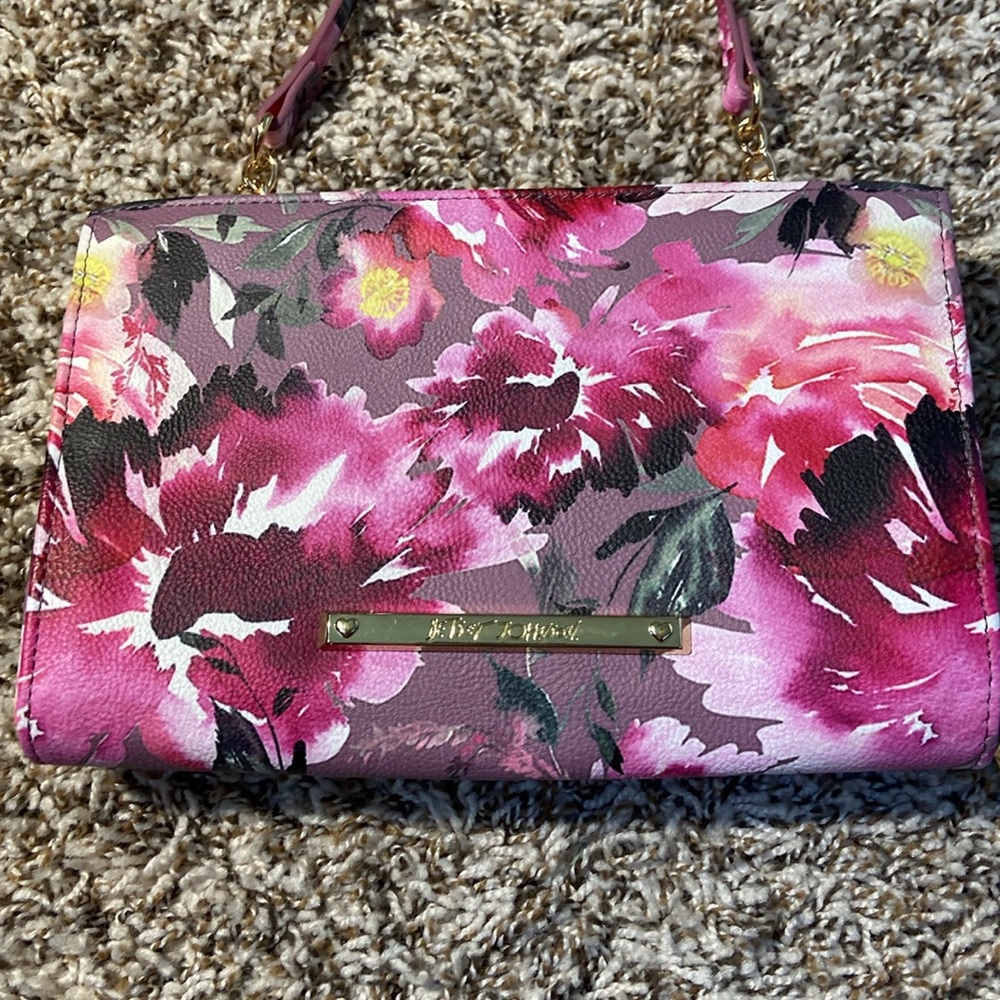 Betsy Johnson Dani Mauve Pink Floral Crossbody Bow Chain Strap Purse Wallet - Picture 11 of 15